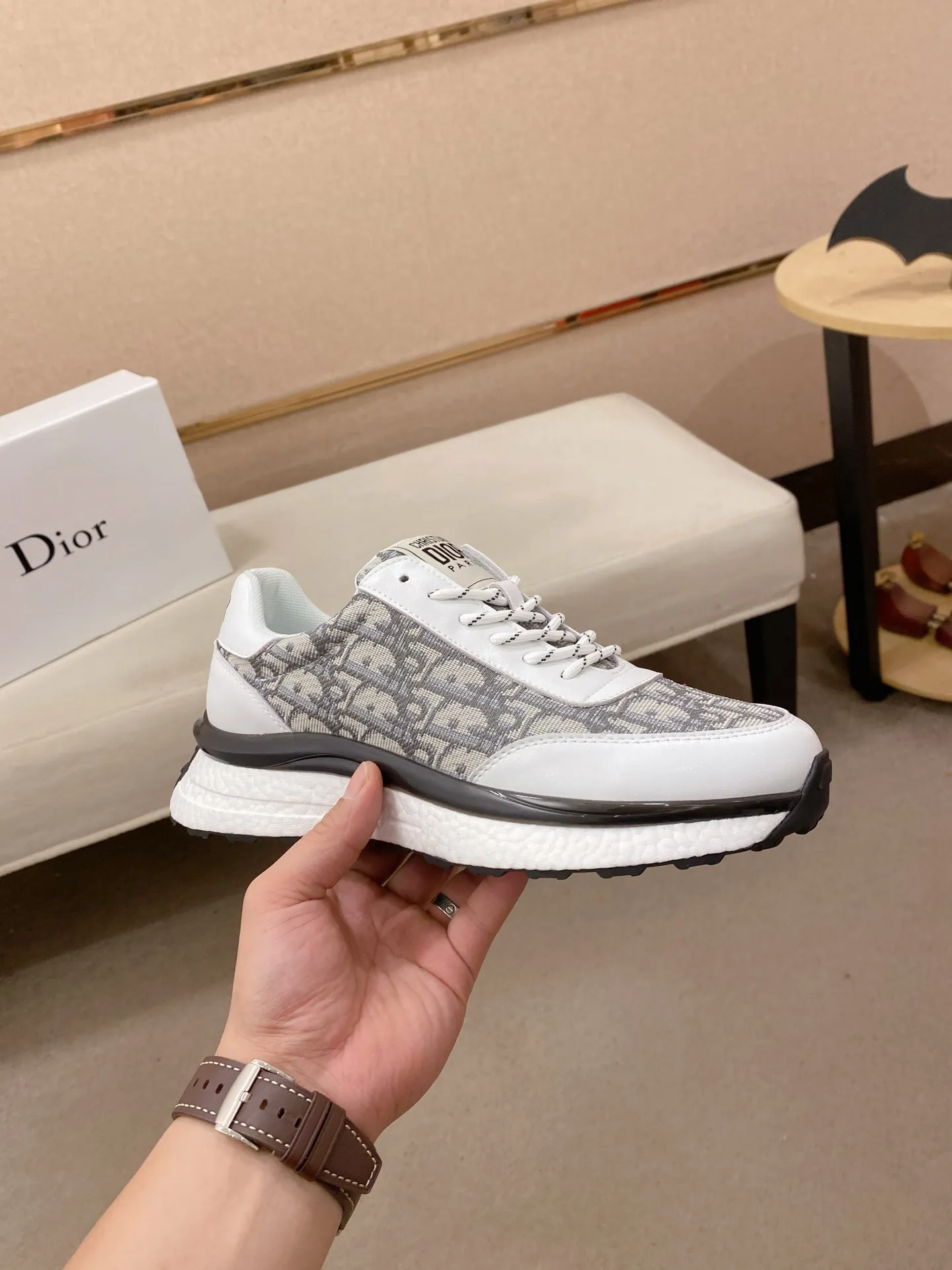 Men's shoes💰: 462💰 [Dior·Dior] New casual sports style men's shoes, new spring and summer design, perfect workmanship, lace-up style to create wardrobe quality, upper: imported first-layer cowhide, sheepskin lining is soft and comfortable, ultra-light TPU wear-resistant outsole, simple, versatile fashion men's shoes, excellent color code number 38--44. Can be customized 45 non-returnable